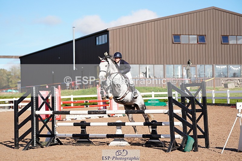 241027A-120130-02651 - SUN Cls 6 Pony Newcomers and 1m Open