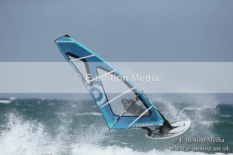 WS 020413-135 - Windsurfing