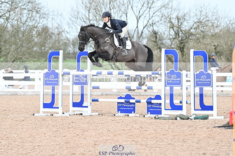 231208A-132812-00908 - Cls 6 Foxhunter & 1.20m Open