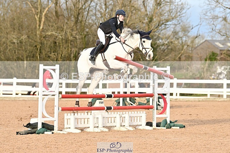 241208-135958-01857 - Cls 22 Foxhunter and 1.20m Open