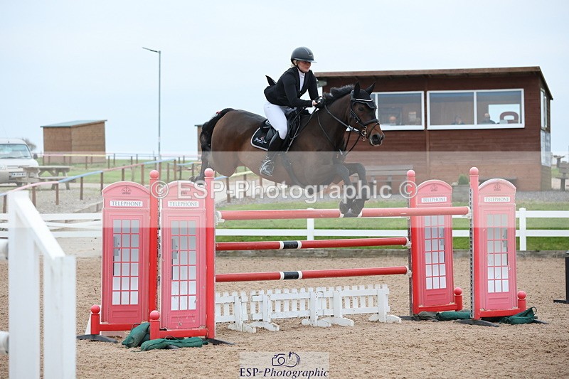 241101A-160355-03228 - FRI Cls 8 National 1.30m