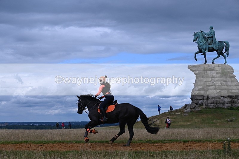 DSC_8858 - Time at Statue 14:33 to 15:10