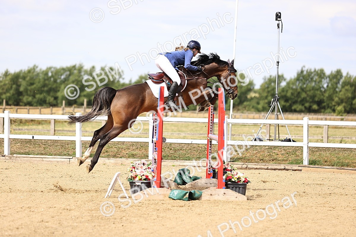 SBM_009749 - Class 8 - Senior Newcomers - 1.10  Open