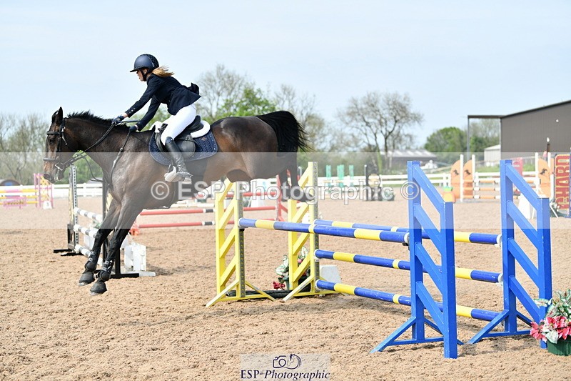 240511A-160429-14267 - Cls 25 British Novice and 90cm Open