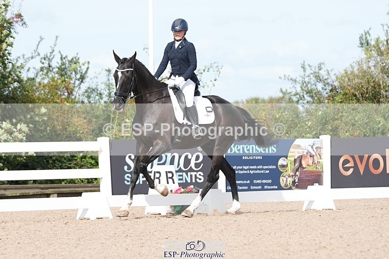 250906-115652-02074 - 034-Jasmine.SmithNigrasine.Rain