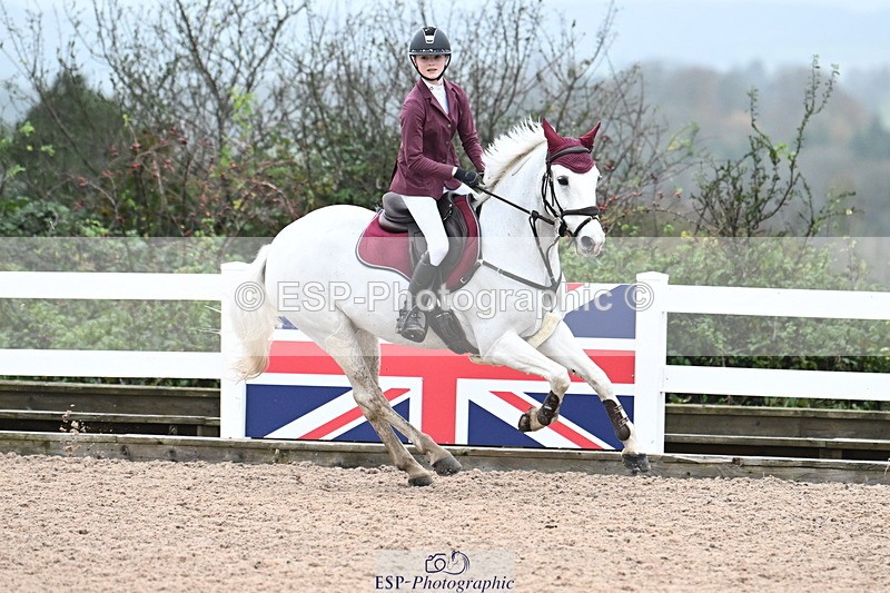 231118A-140953-03300 - Cls 9 Foxhunter & 1.10m Open