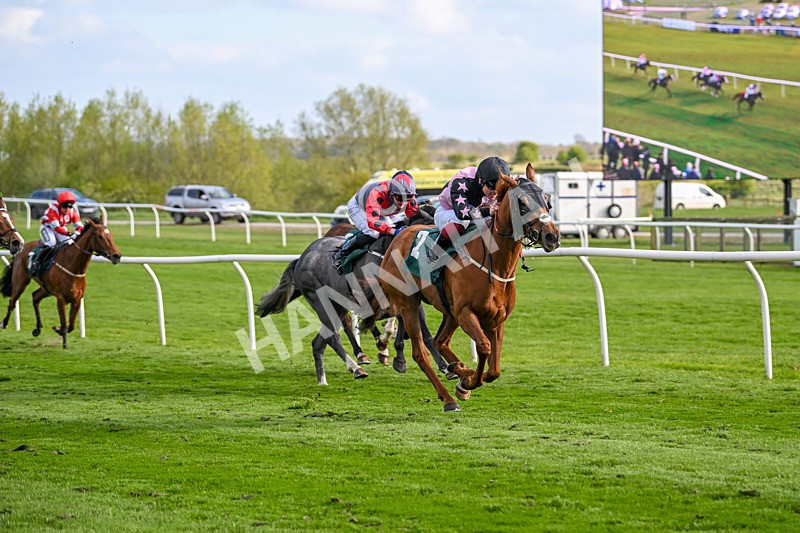 240424-Race 7-Fly Pass-8554 - Race 7