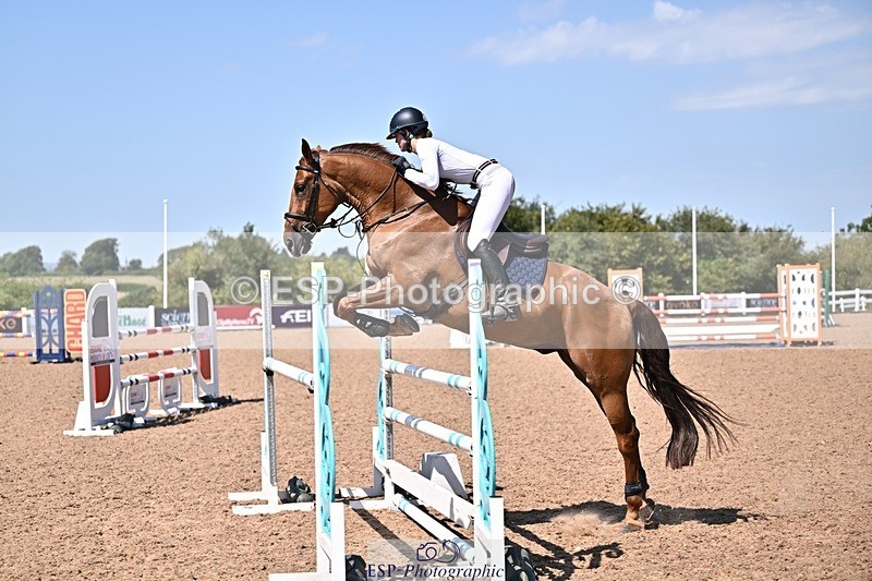 260812-125700-00541 - Cls 6 Foxhunter and 1.20m