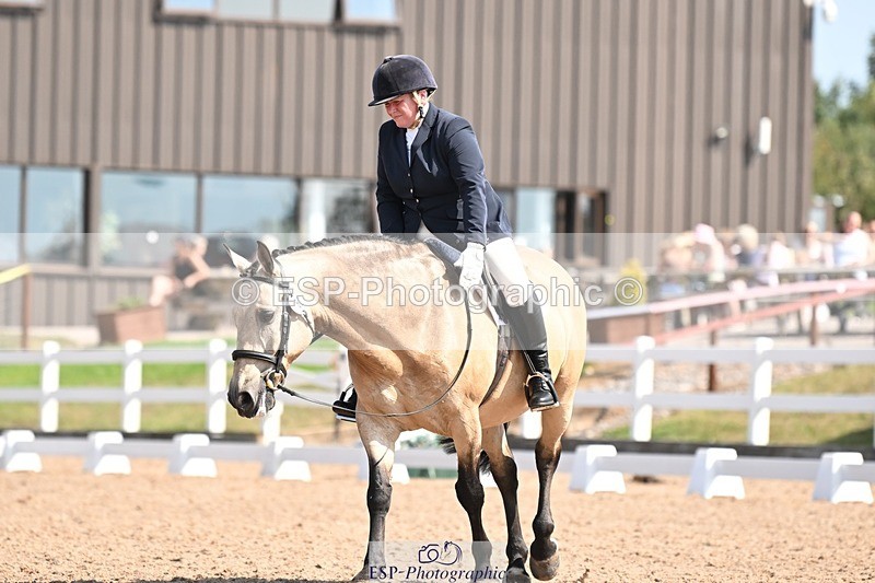 250816-111552-03573 - 082-Sarah.DavisWinston.Classic.Gold