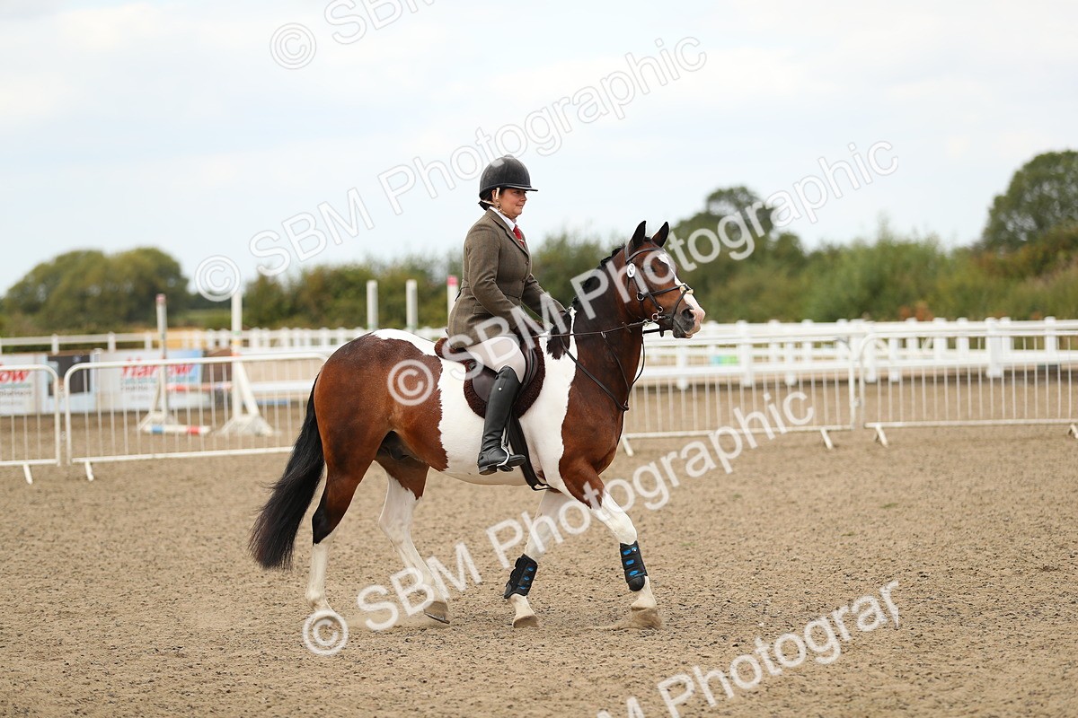 SBM_05568 - Class 48a Style & Performance 70cm (15-19)