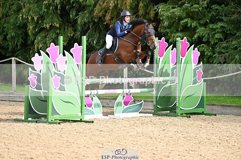 230930-120231-00451 - Cls 4 Pony Newcomers & 1m Open