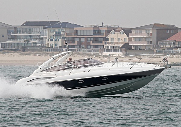 100424 ESSENTIAL FREE IMG_3665jpg - Motorboats - Open