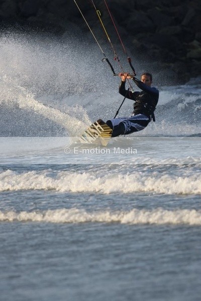KS 230908-31 - Kite Surfing