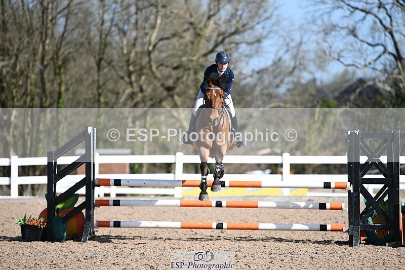 250330-104257-06230 - Cls 32 British Novice and 90cm