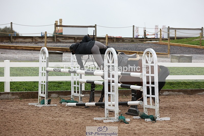 231112A-132441-04448 - Cls 20 Newcomers & 1.10m Open