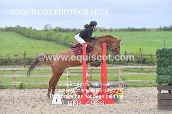 BPP_4999 - CLASS 24 SUN Senior BritiNovice/ 90cm Open