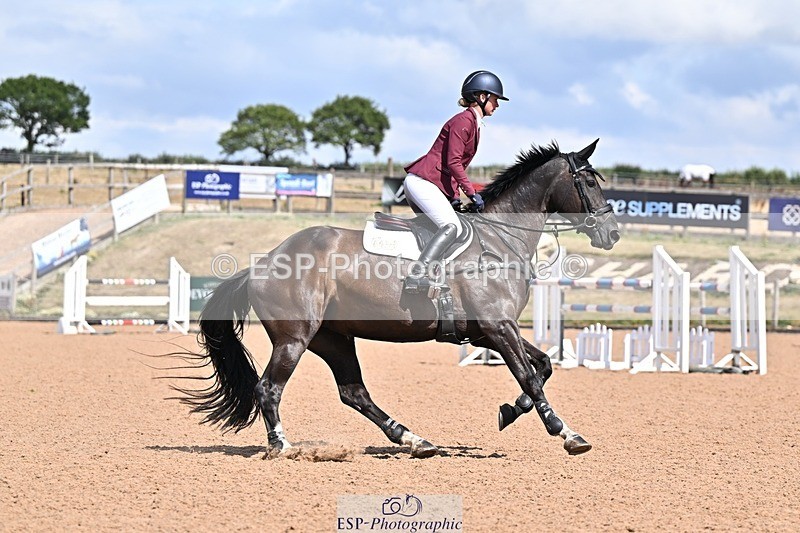 260819-142509-01077 - Cls 6 Foxhunter and 1.20m