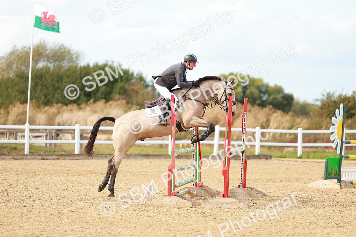 SBM_001839 - Class 4 - Senior Newcomers - 1.10m