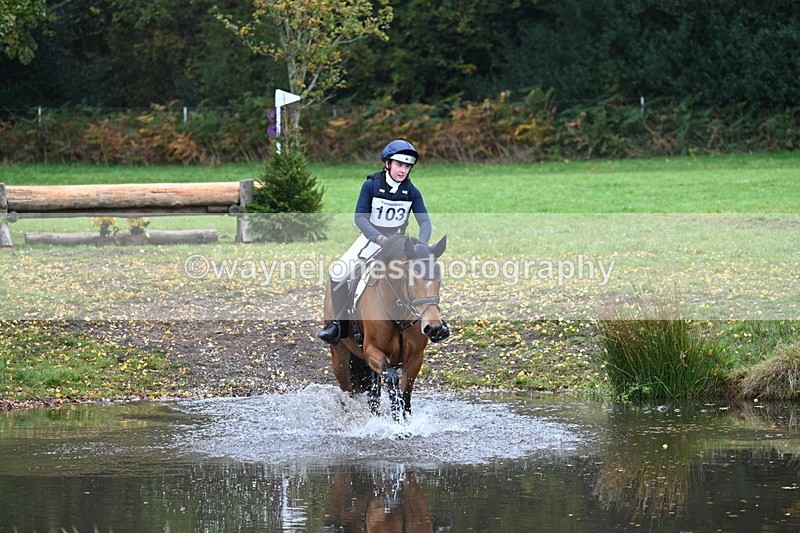 WJ7_3135 - Time 10:47 to 11:11 at the water