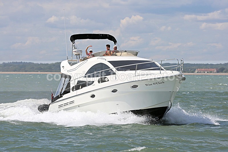 160731 WINE OCLOCK Y92A9159 - Flybridge Cruisers