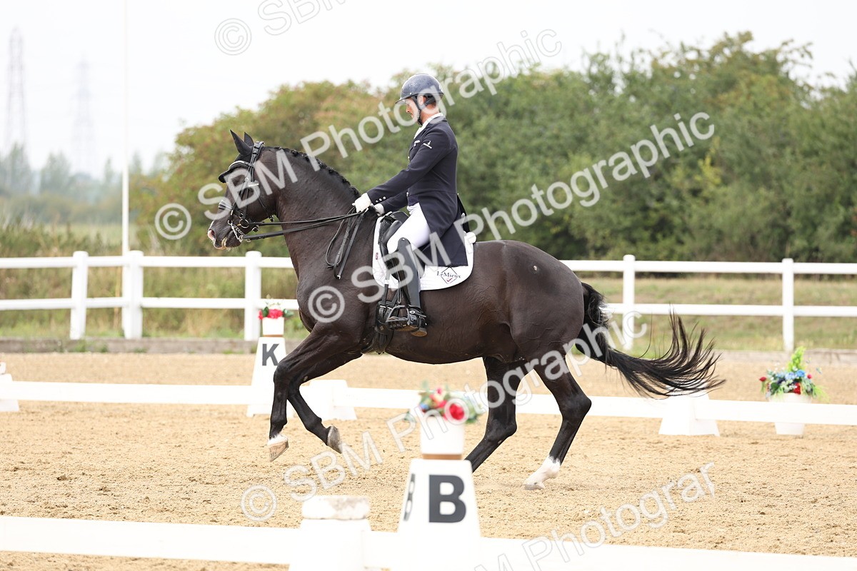 SBM_007631 - Class 9 - FEI INT I - 14.57-15.45