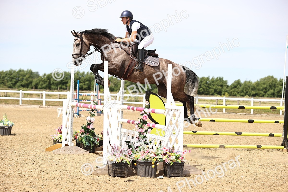 SBM_000518 - Class 15 - Redpost Equestian Senior Foxhunter - 1.20m