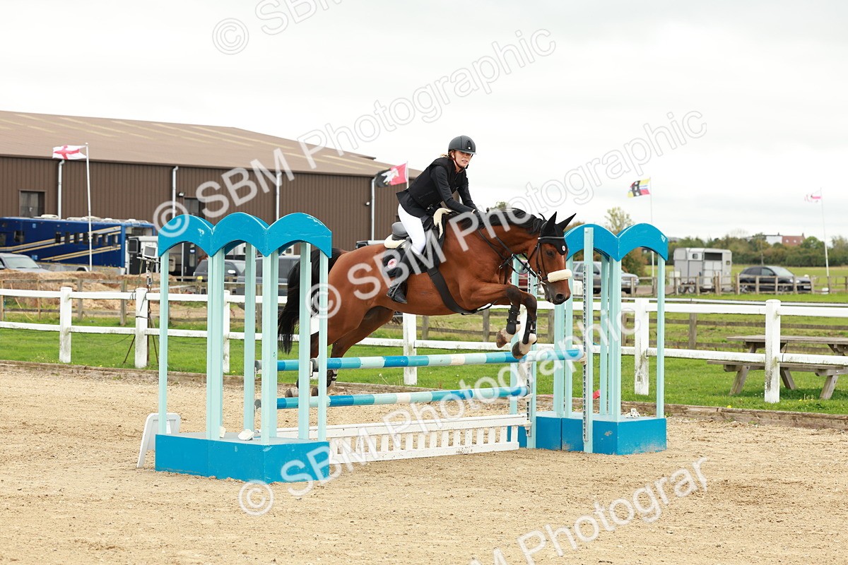 1I0A6874 - Class 2 - Senior British Novice