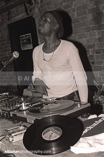 28 - Grandmaster Flash @ Sankeys Soap 23.10.02
