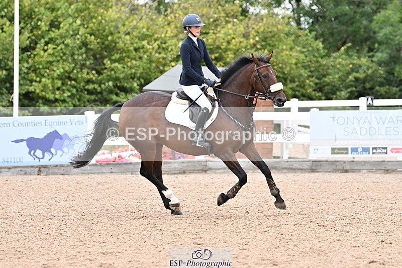 250820B-125441-00645 - Cls 4 Newcomers and 1.10m Open