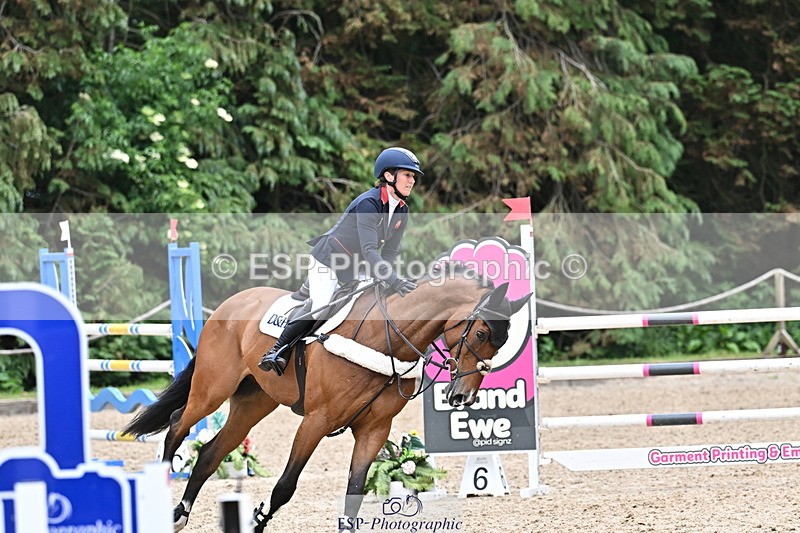 250524A-142125-12452 - D-468-Laura.Collett-LONDON.52