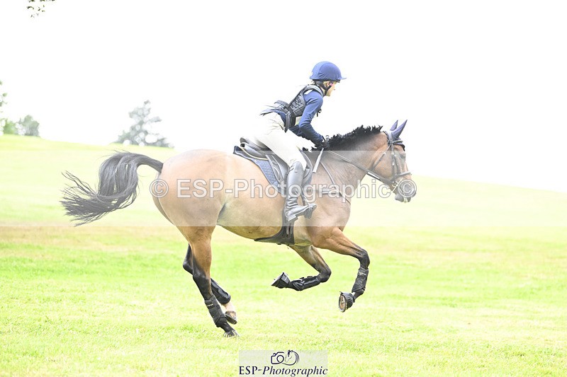 240825X-180801-38327 - 80cm XC 17.30 to End