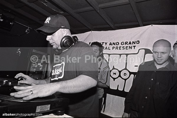 18 - Friends-&-Family @ the roadhouse 06.04.02