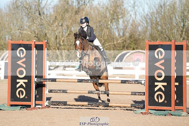 251130-105342-01018 - Cls 4 Pony Brit Nov & 80cm Open