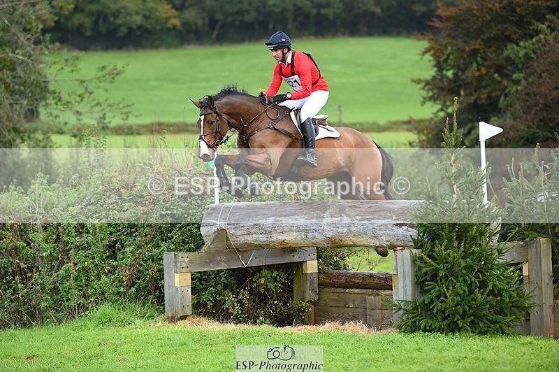231022-134210-28491 - 321-MAN.ABOUT.TOWN.II-David.Doel-XC