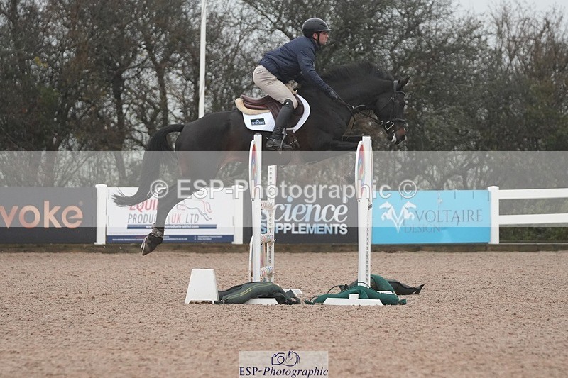 251207-122942-02061 - Cls 20 Snr Newcomers and 1.10m