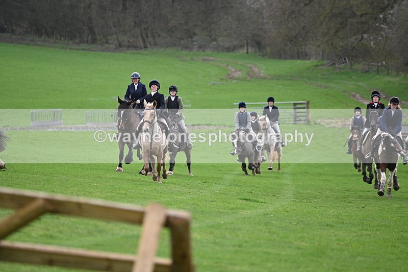 WJ6_9131 - Line Three