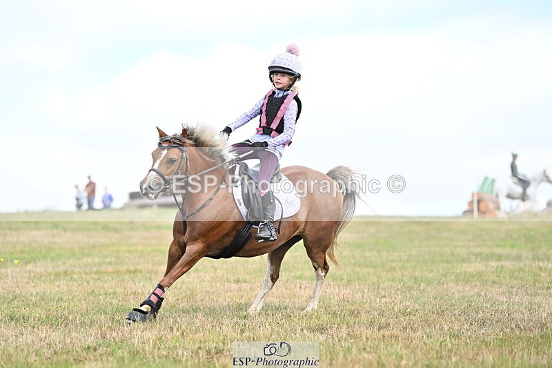 250821B-113127-00317 - Group C - Laraine