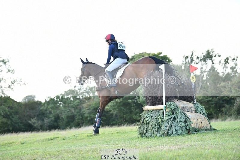 250831-174534-00595 - R-865-Kate.Honey