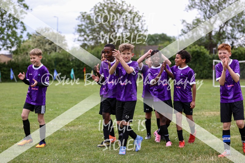 1DX31520 - Brook Field V Goddard Park