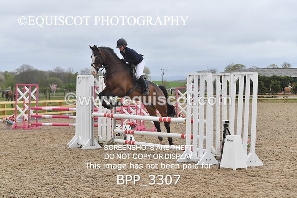BPP_3307 - CLASS 14 SUN Senior BritiNovice/ 90cm Open
