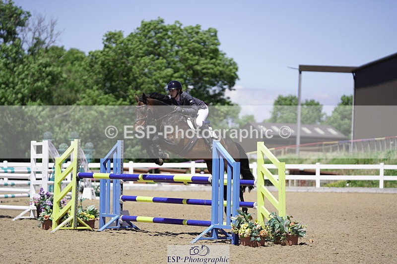 230624A-135950-01720 - Cls 25 Pony Newcomers & 1m Open