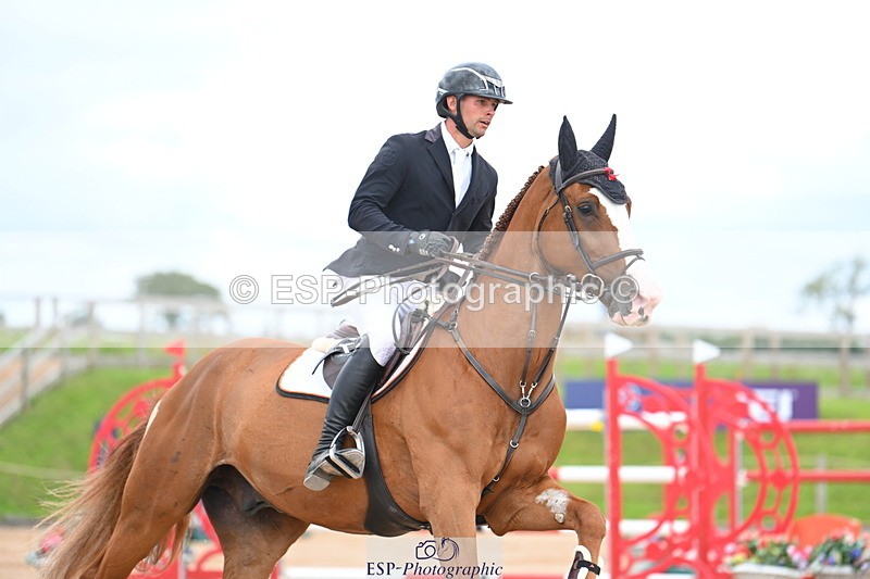 230721A-152418-07209 - Cls 10, 2 Star Big 1.45m Start to break