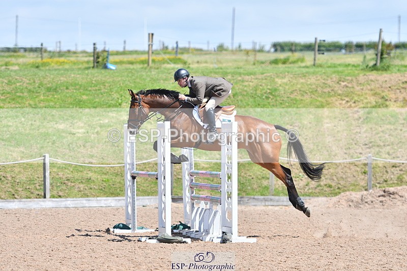 240609A-124403-05319 - Cls 18 Snr Newcomers and 1.10m Open