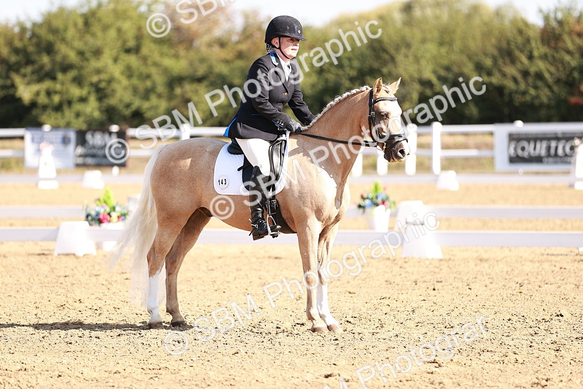 SBM_004364 - Class 12 - Novice 5 - 9.07-10.10