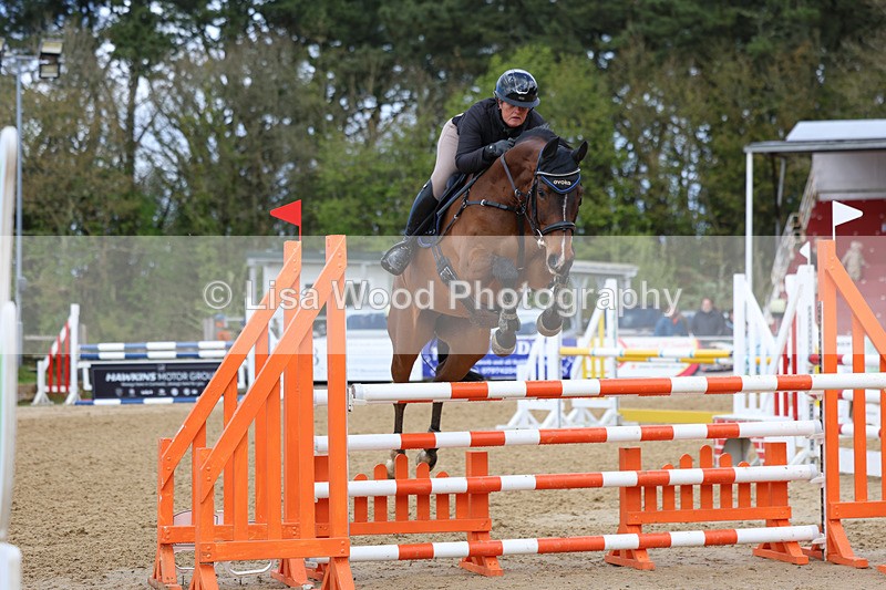3E7A2002 - Class 7: Senior Newcomers/1.10m open