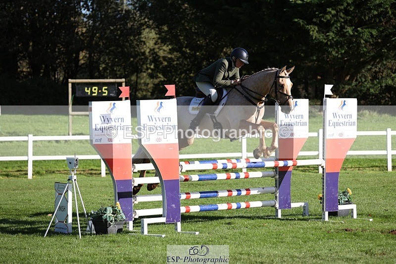 231022-104337-24698 - 612-CORRIEVIEW.MERLIN.MAGIC-Jane.Rogers-TrotUp+SJ