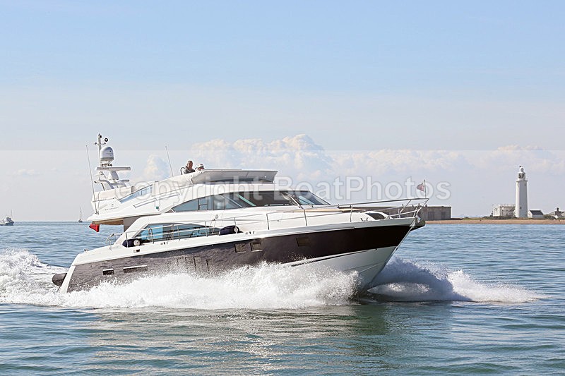 150919 SMILE - FAIRLINE SQUADRON WT7A2100 - Flybridge Cruisers