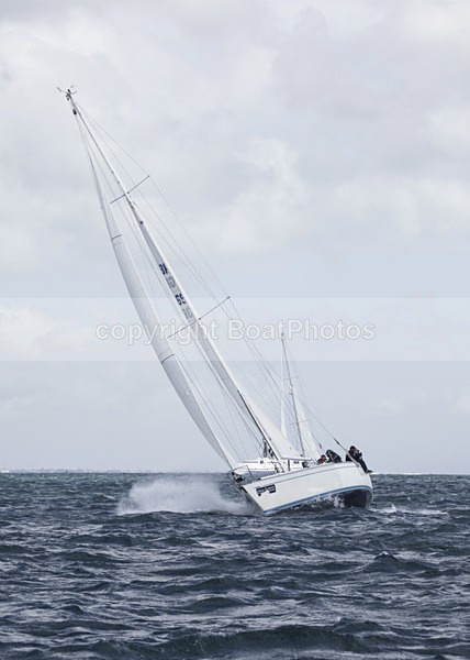 120630 GBR3669  _MG_6056 - ROUND THE ISLAND RACE - 30th June 2012