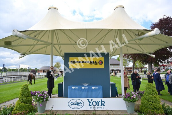 yr22052021r6-57 - Race 6 4.55pm Reg Bond