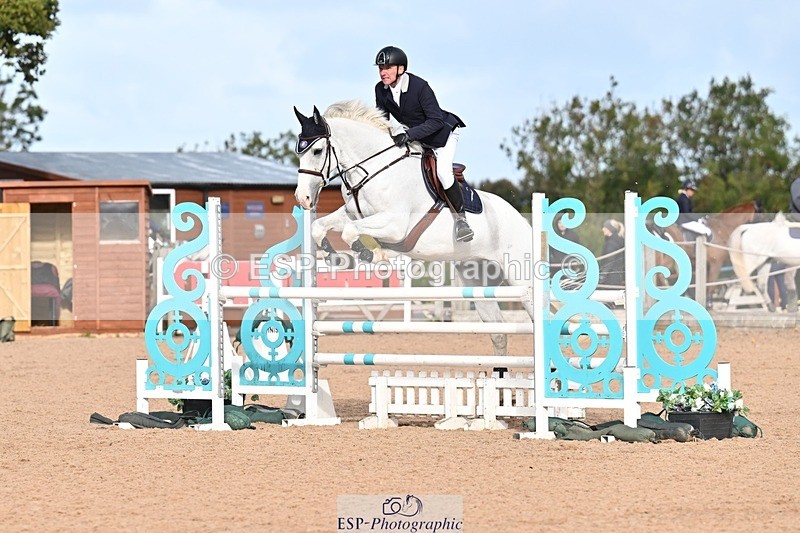 251005-101501-02704 - Cls 15 Foxhunter and 1.20m